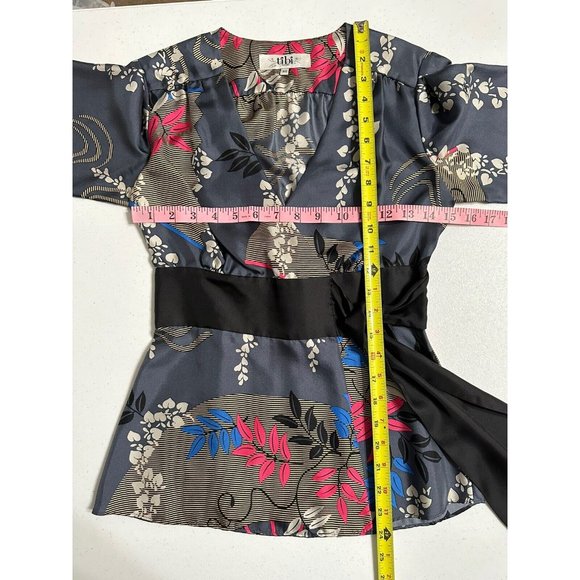 TIBI‎ Gray Silk Printed V-neck Blouse Sash Tie Closure Floral Wrap Kimono XS - Picture 5 of 6